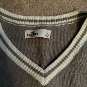 Women’s Hollister sweater vest size Small. Like new condition